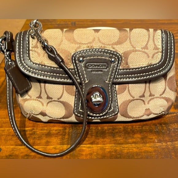 SALE- Coach Gigi Legacy 65th Anniversary Signature Canvas & Leather Wristlet EUC - Picture 1 of 6